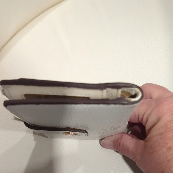 Lodis White Leather Wallet - Picture 10 of 10